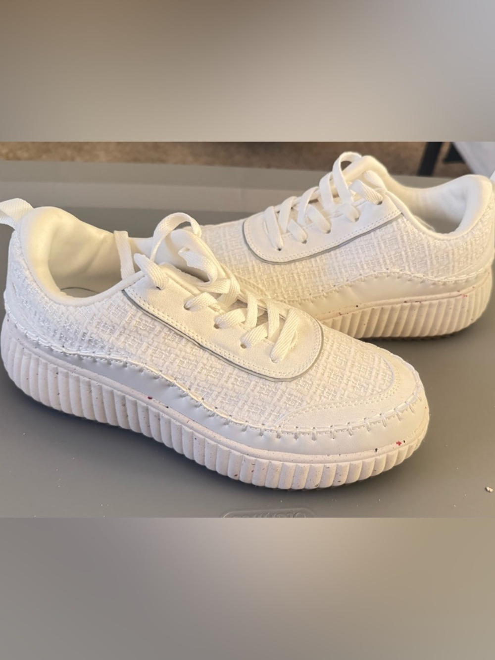 Dream Pairs White Textured Lace-Up Women's Sneakers